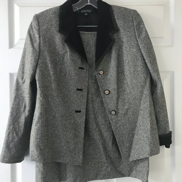 Kasper 2 pc women’s suits set size 10P Gray & Black. Skirt Suit Petite VINTAGE - Picture 1 of 3